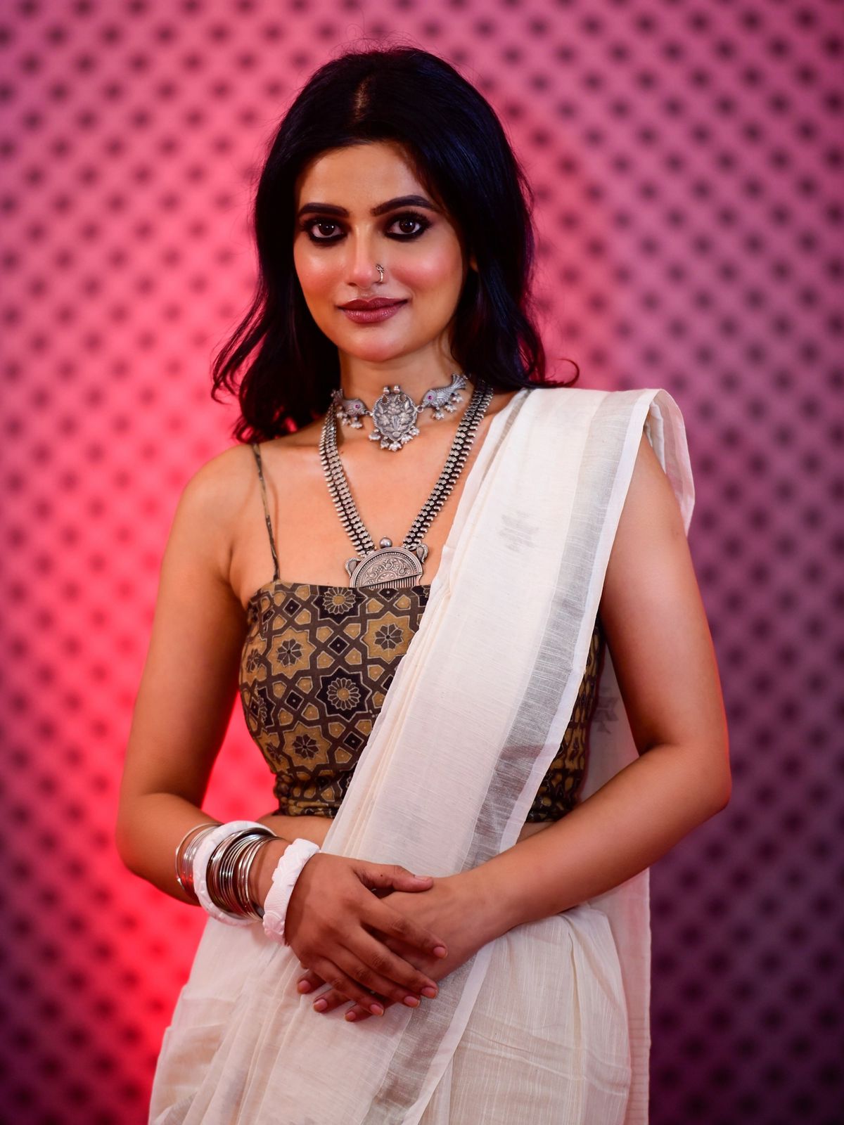 Durga Puja edit: Ushasi Ray inspires with her sari styling – OTTplay