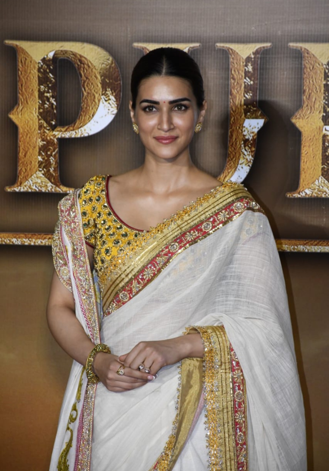 Kriti Sanon looked regal in saree at Adipurush trailer launch